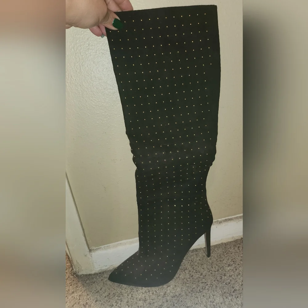 Guess women's boots. Black with stones. Size 6 1/2 slightly used. - Picture 5 of 5